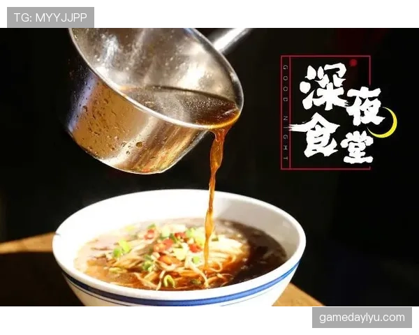 莱万每天凌晨四点喝黑咖啡啃鸡胸肉，老婆说他闻起来像健身房的抹布